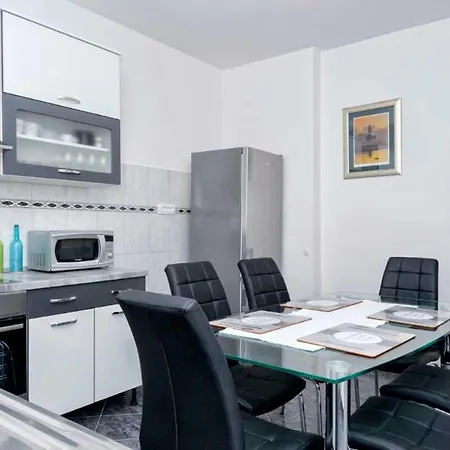 Apartment Maja Split